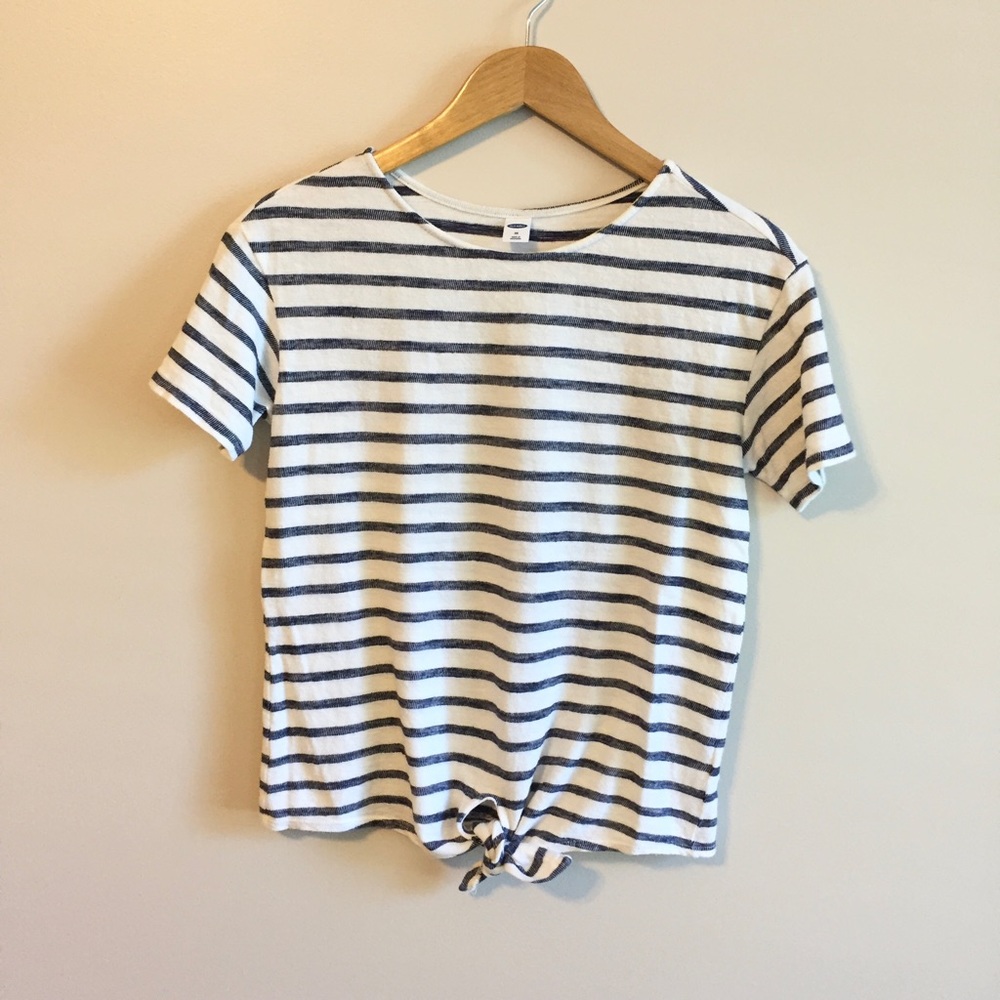 Old Navy Tie Front Top Women’s Small Short Sleeve Crewneck